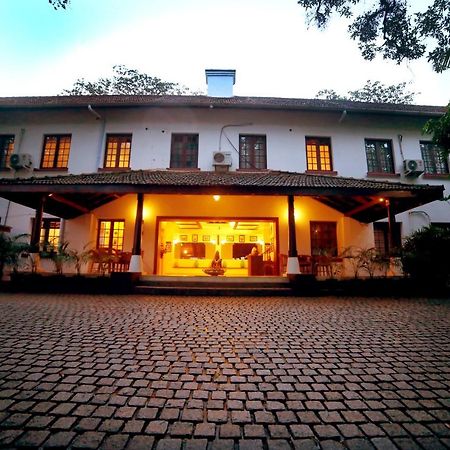 Old Lighthouse Bristow Hotel Kochi Esterno foto