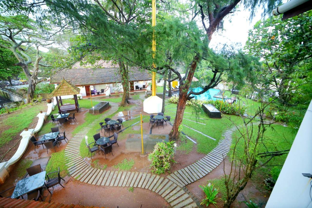 Old Lighthouse Bristow Hotel Kochi Esterno foto