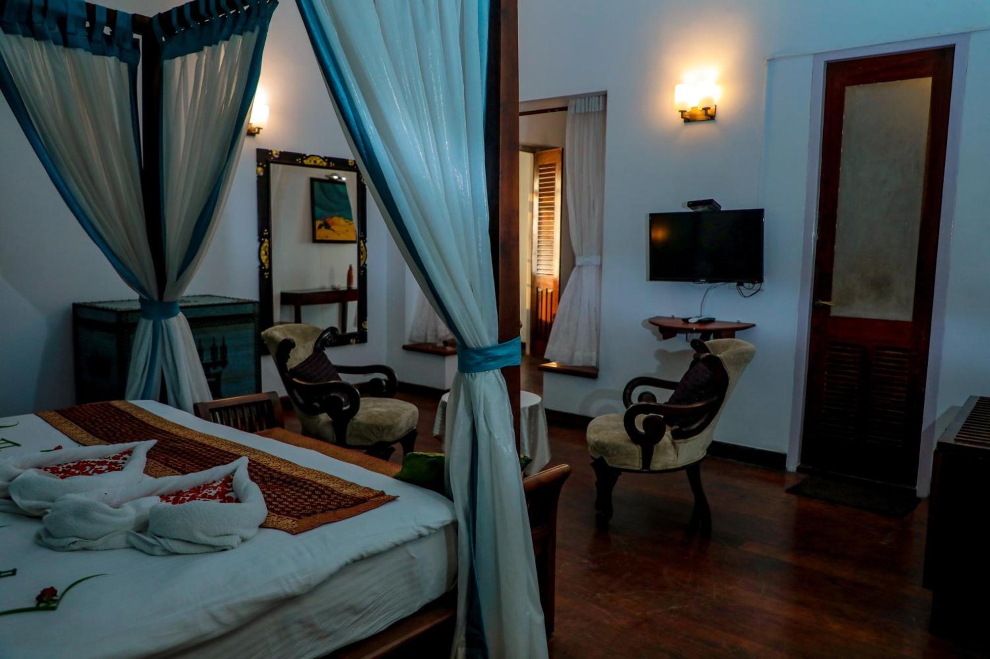 Old Lighthouse Bristow Hotel Kochi Esterno foto