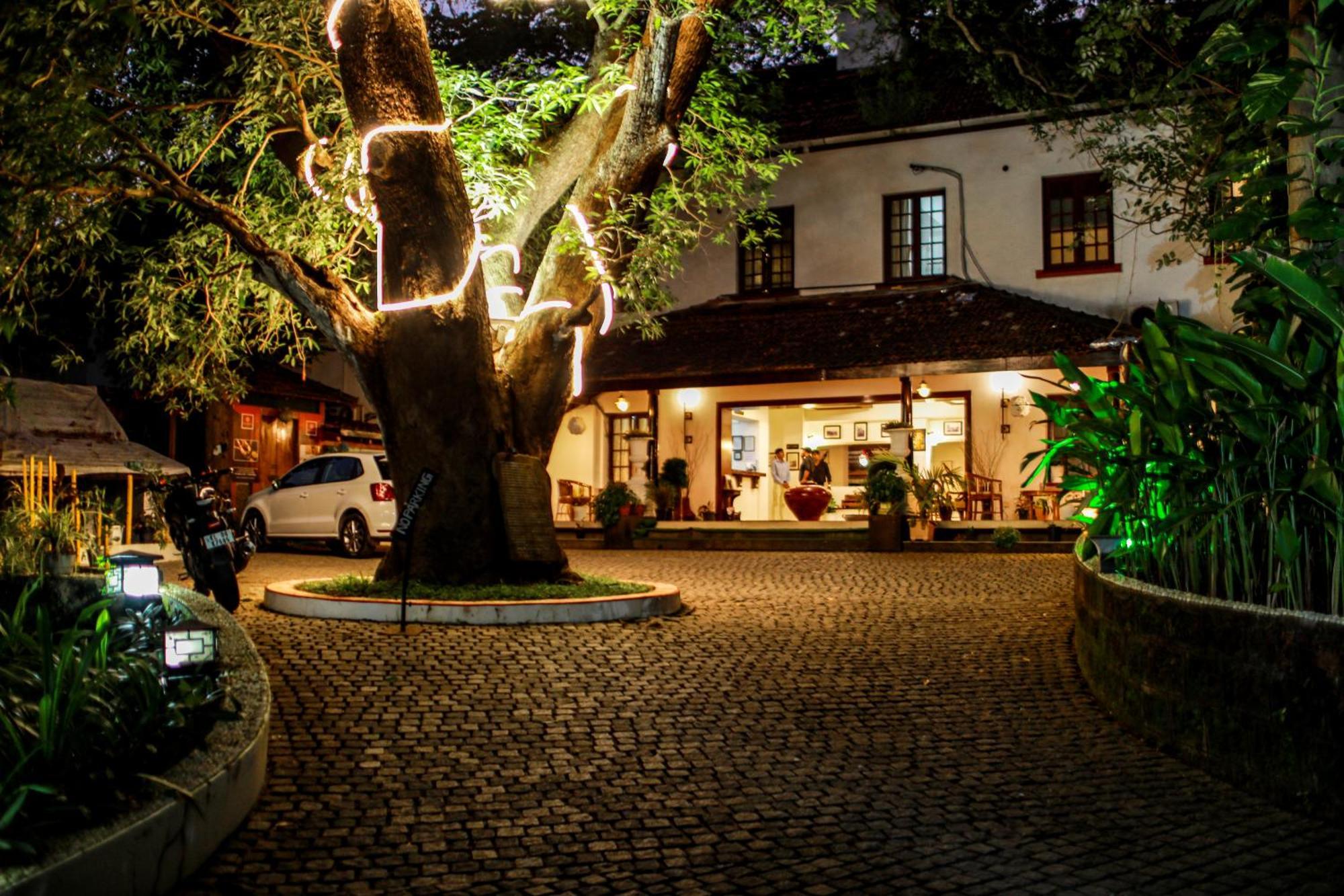 Old Lighthouse Bristow Hotel Kochi Esterno foto