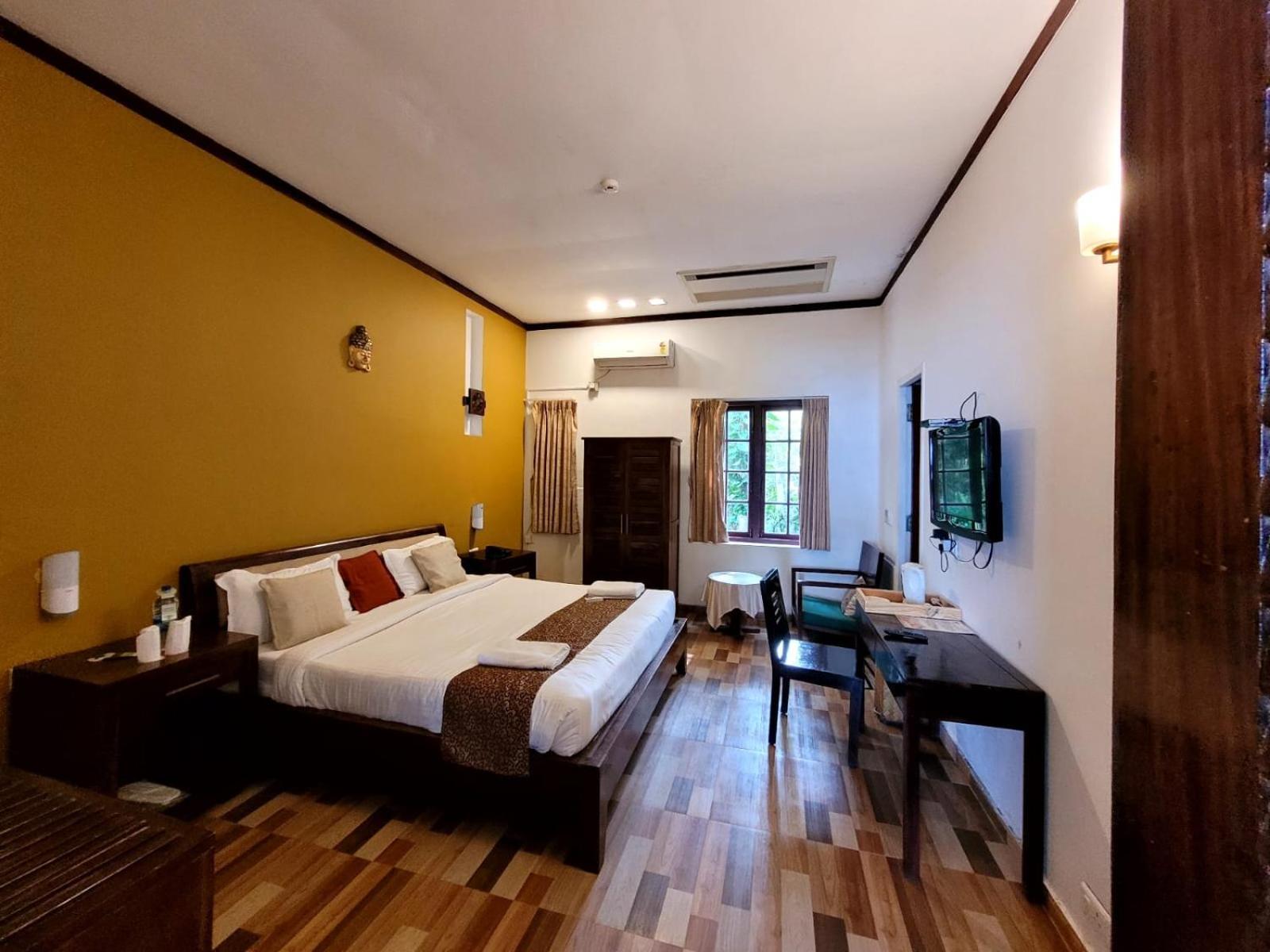 Old Lighthouse Bristow Hotel Kochi Esterno foto